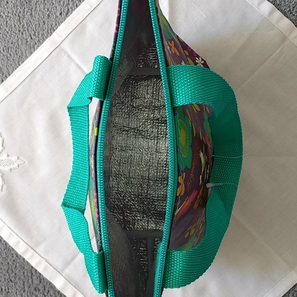 4/$15.00 Insulated lunch tote - Picture 4 of 4